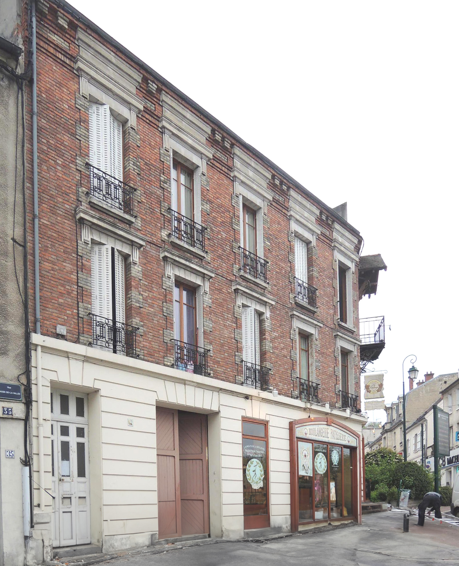 PETITS COLLECTIFS DE CENTRE-BOURG Caue 95 conseil architecture france 